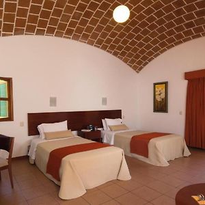 Habitación Estándar con 2 Camas Individuales